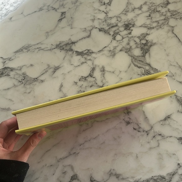 Book “I’m Glad My Mom Died” by Jennette McCurdy - Picture 5 of 5